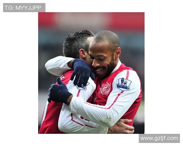 足球明星化身大叔的幽默瞬间展现生活的另一面与真实魅力 足球明星化身大叔的幽默瞬间展现生活的另一面与真实魅力