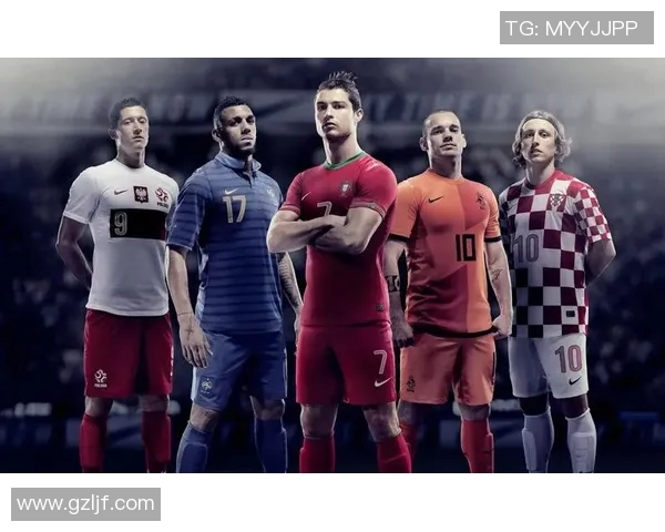 足球明星资料袋揭秘他们的成长历程与职业生涯的辉煌瞬间