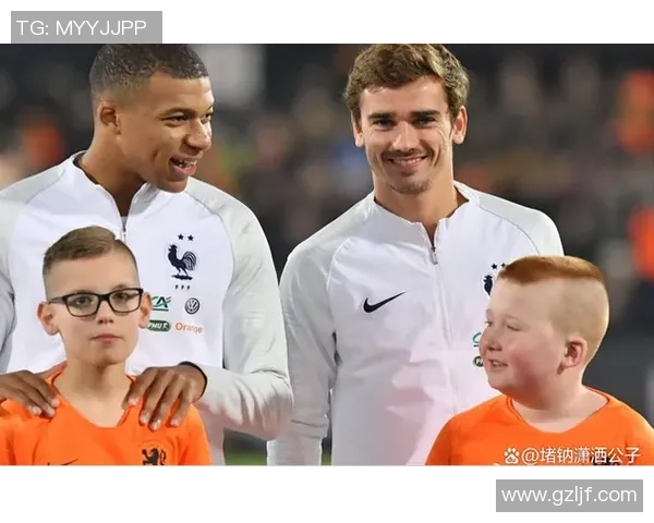 足球明星戴面罩的精彩瞬间与背后故事揭秘 足球明星戴面罩的精彩瞬间与背后故事揭秘